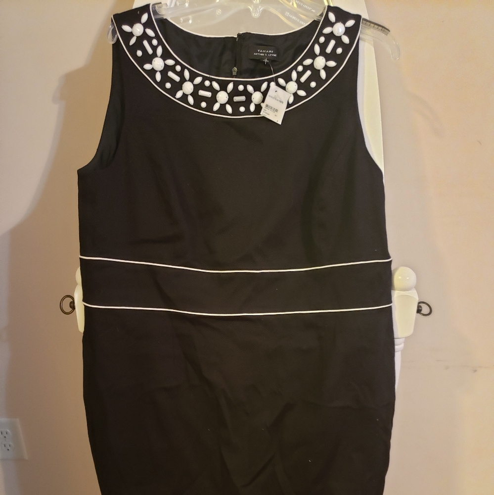 Nordstrom Rack Tahari Arthur's Levin Black, white accent dressy dress size 16